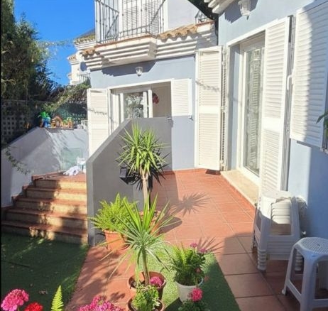 ADOSADO EN SANTA MARGARITA Casa Línea de la Concepción