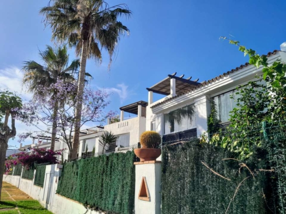 La Alcaidesa: Tu Oasis de Relax junto a la casa club de Golf Piso San Roque