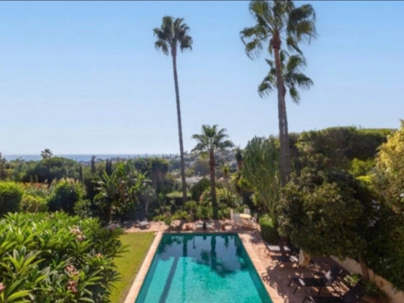 INVERSIÓN MARBELLA / ELVIRIA / Villa con Vistas Panorámicas al Mar Casa Marbella