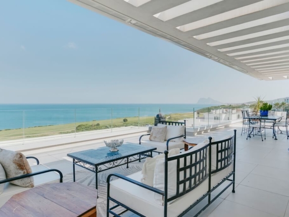 ÁTICO DE LINKS II - El Epicentro del Nuevo Lujo en Primera Línea Golf y Mar Piso San Roque